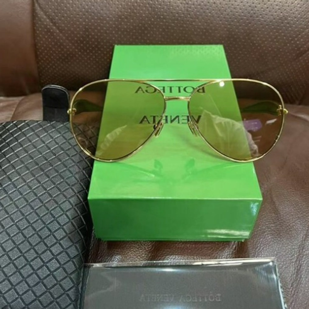 Elegant Gold Frame Eyewear